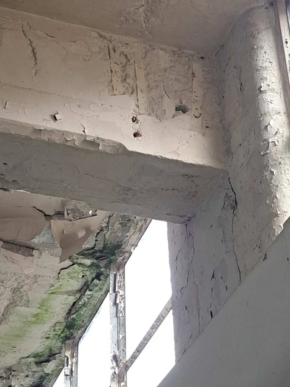 Site photo: Beam soffit by a window